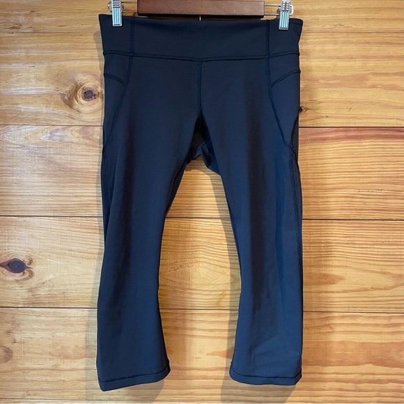Lululemon Black Cut Out Mid Rise Crop 19” Activewear Workout Leggings 6 - Picture 1 of 9